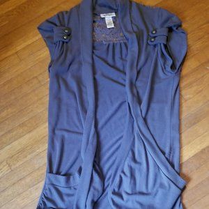 Women's gray sleeveless cardigan
